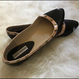 Steve Madden Closed Toe Black and Nude Flats